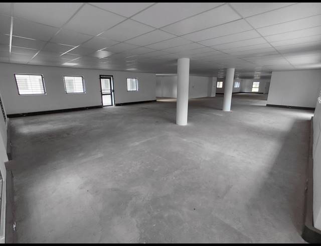 1,923M² OFFICE TO LET IN RANDJESPARK